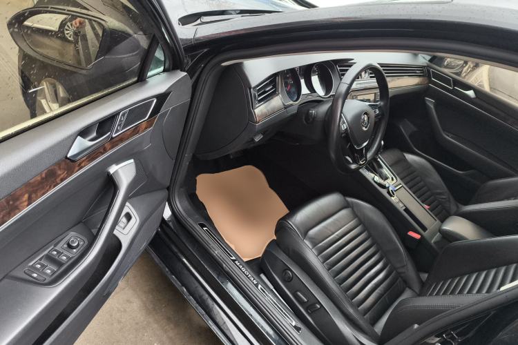 Used Volkswagen Magotan 2018 Facelift 330TSI DSG Luxury Model
