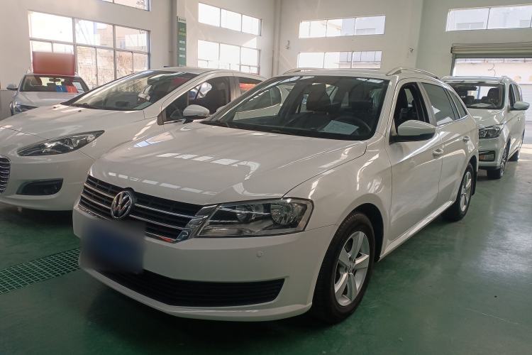 Used Volkswagen Gran Lavida 2013 1.6L Automatic Fashion Model