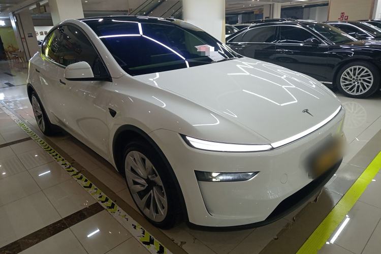 Used Tesla Model Y 2025 Long-Range All-Wheel-Drive Version
