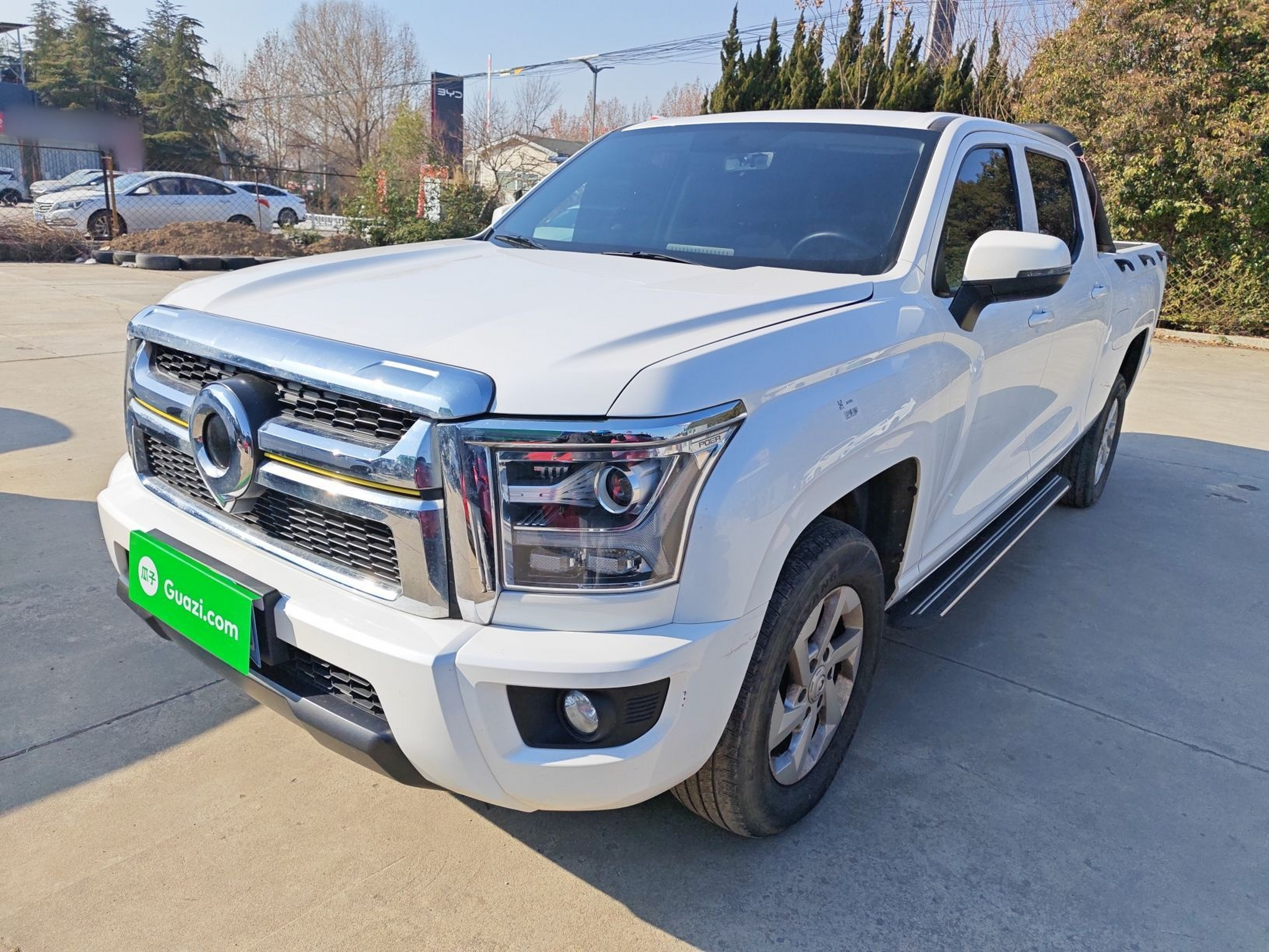 Под передней частью автомобиля