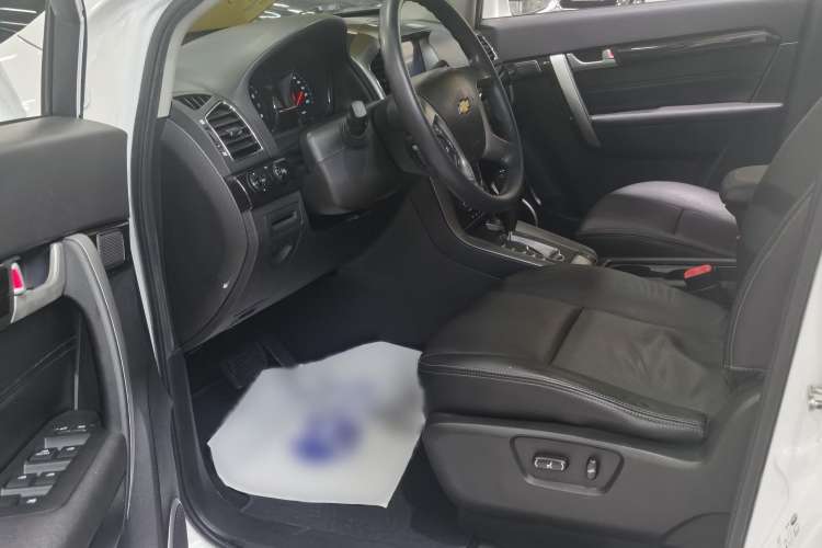 Used Chevrolet Captiva 2015 2.4L Two-Wheel Drive Urban Version 7 Seats