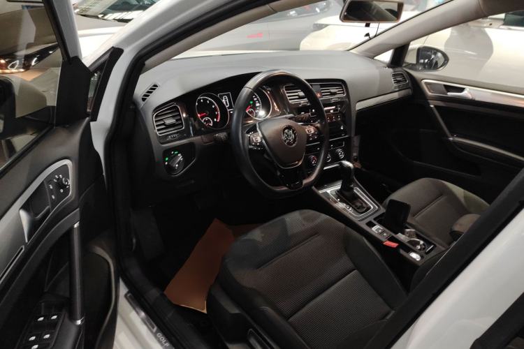 Used Volkswagen Golf 2019 280TSI DSG Comfort Version China VI Standard
