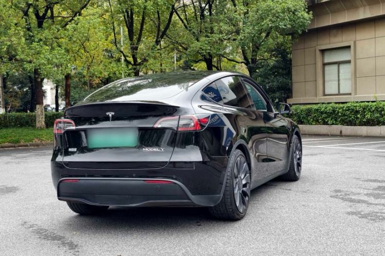 Used Tesla Model Y 2023 High-Performance All-Wheel-Drive Version