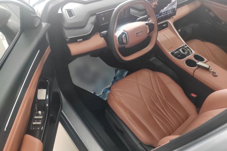 Used  L6 2025 EM-i 140km Starship Edition