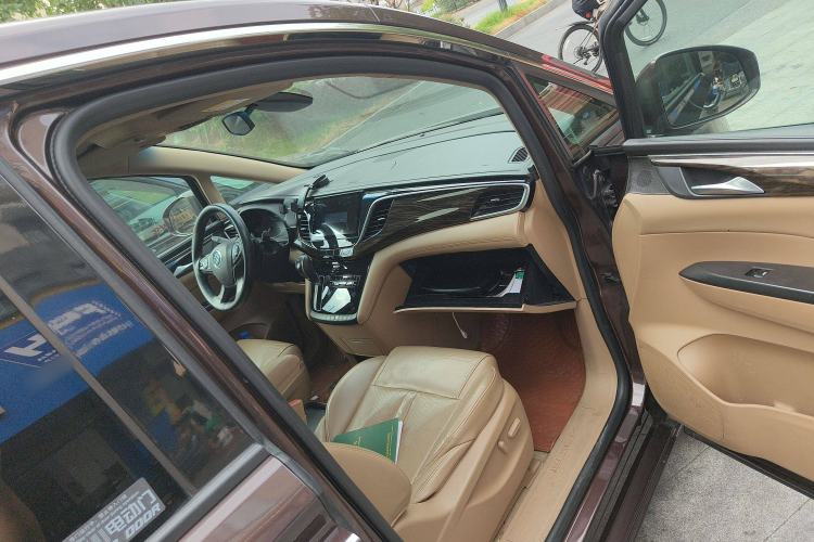 Used Buick GL8 2017 ES 28T Luxury Model China V Standard
