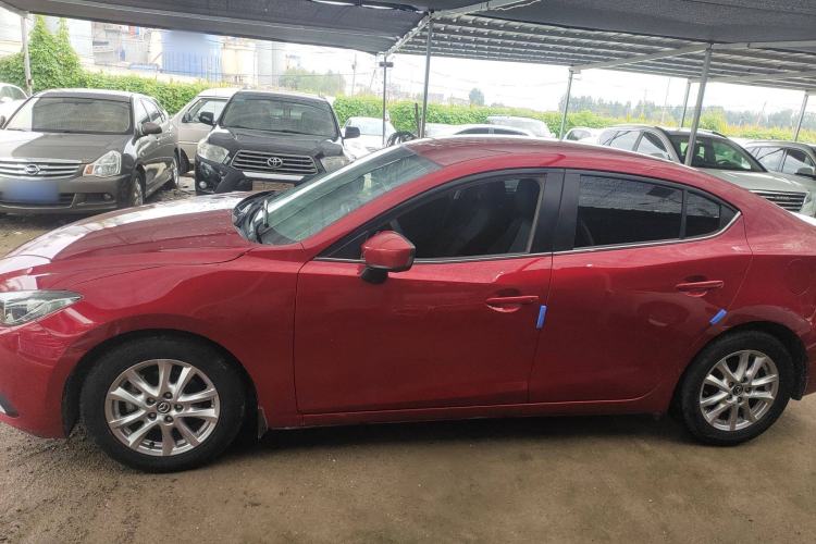 Used Mazda Mazda 3 Axela 2014 Sedan 1.5L Automatic Comfort Model
