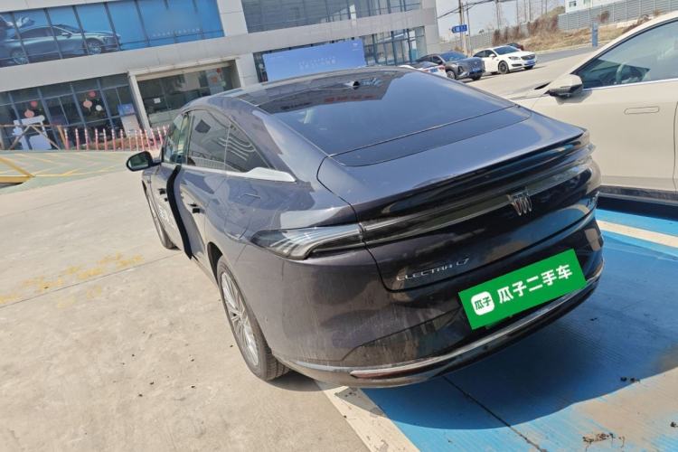 Used Buick L7 2025 Model Aivia