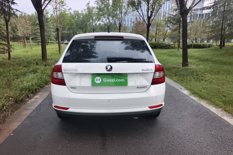 Used Skoda Rapid Spaceback 2014 1.6L Automatic Enjoyment Edition
