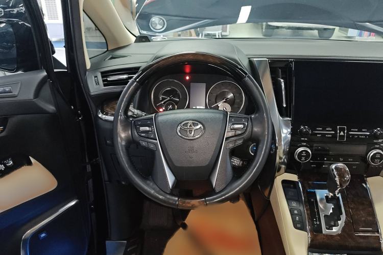 Used Toyota Alphard 2021 Dual-Engine 2.5L Luxury Edition

