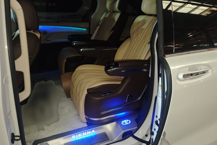 Used Toyota Sienna 2021 2.5L Hybrid Ultimate Edition