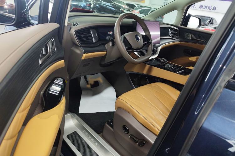 Used Denza D9 2022 DM-i 970 Four-Wheel Drive Flagship Model