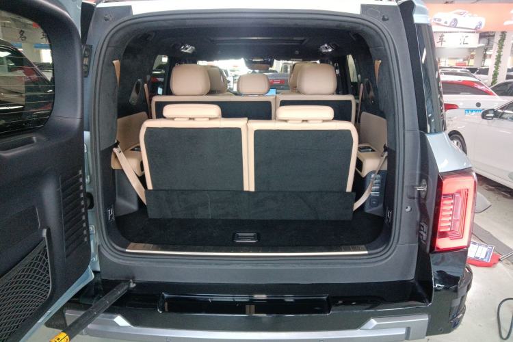 Used  Leopard 8 2025 Smart & Brave Flagship Edition 7 Seats
