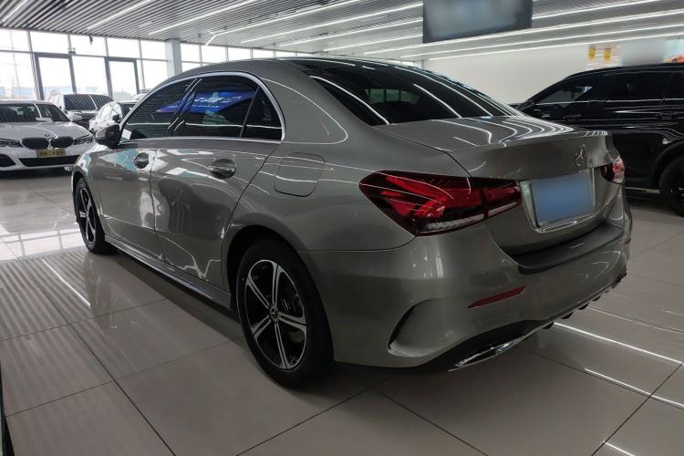 Used Mercedes-Benz A-Class 2022 Revised Version A 200 L Sport Sedan Fashionable Style
