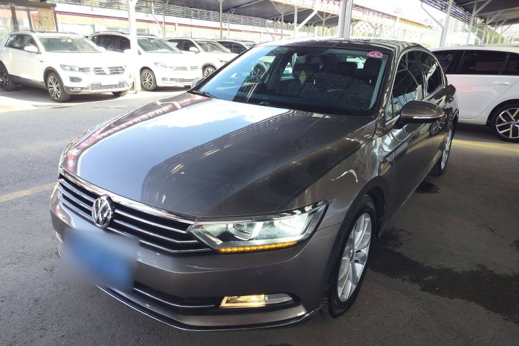 Used Volkswagen Magotan 2017 330TSI DSG Luxury Model
