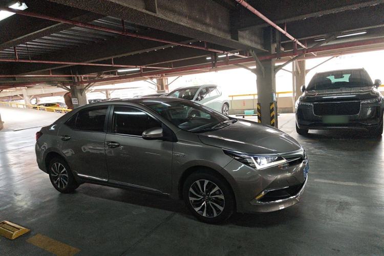 Used Toyota Corolla 2016 Dual-Engine 1.8L E-CVT Elite Edition
