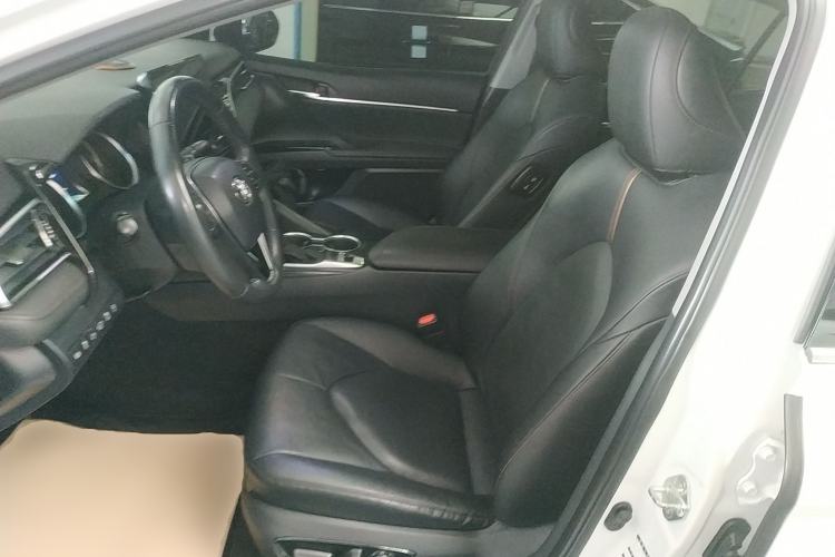 Used Toyota Camry 2021 2.0G Luxury Edition
