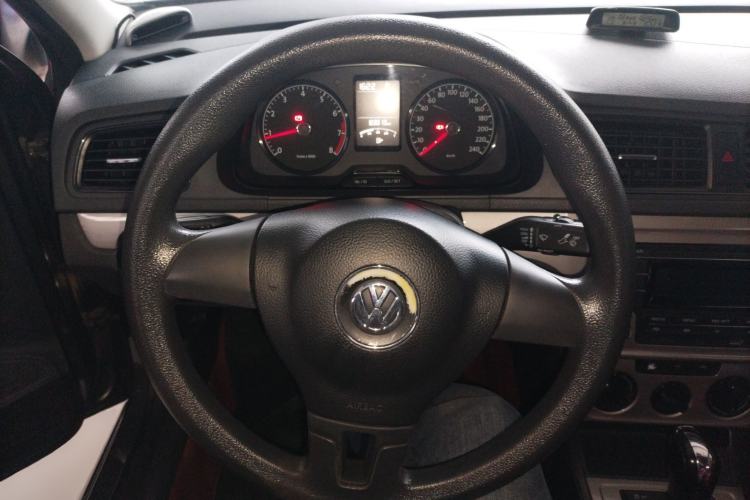 Used Volkswagen Lavida 2013 Revised Classic 1.6L Automatic Fashion Edition
