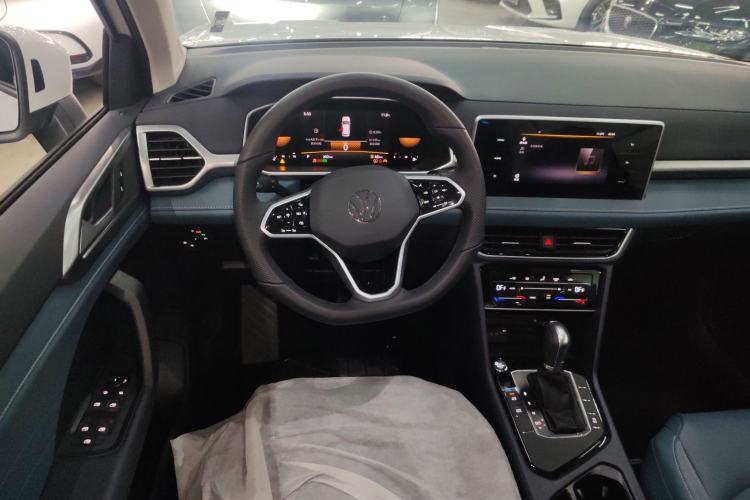 Used Volkswagen Tharu 2023 300TSI Two-Wheel-Drive Moonlight Edition
