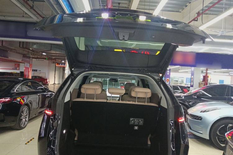 Used XPeng X9 2024 702 Ultra-Long Range Pro
