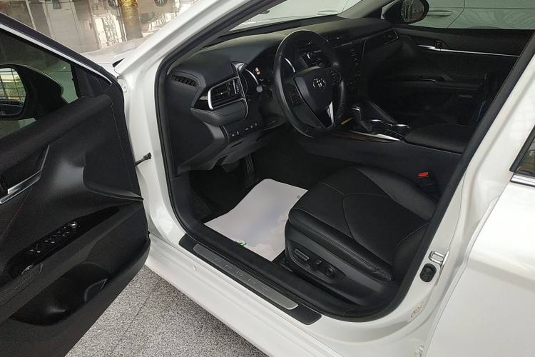 Used Toyota Camry 2018 2.5G Luxury Edition
