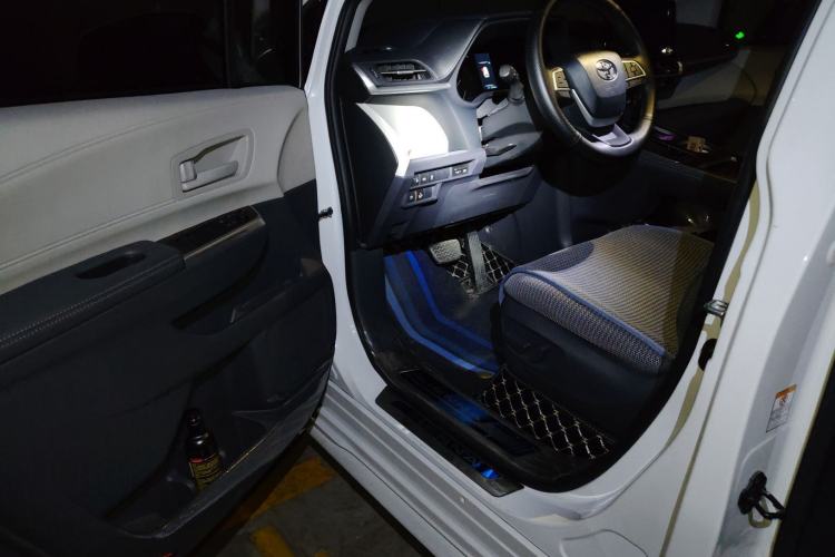 Used Toyota Sienna 2023 2.5L Hybrid Comfort Edition