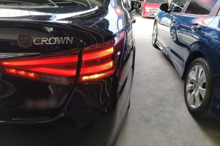 Used Toyota Crown 2015 2.0T Fashion Edition
