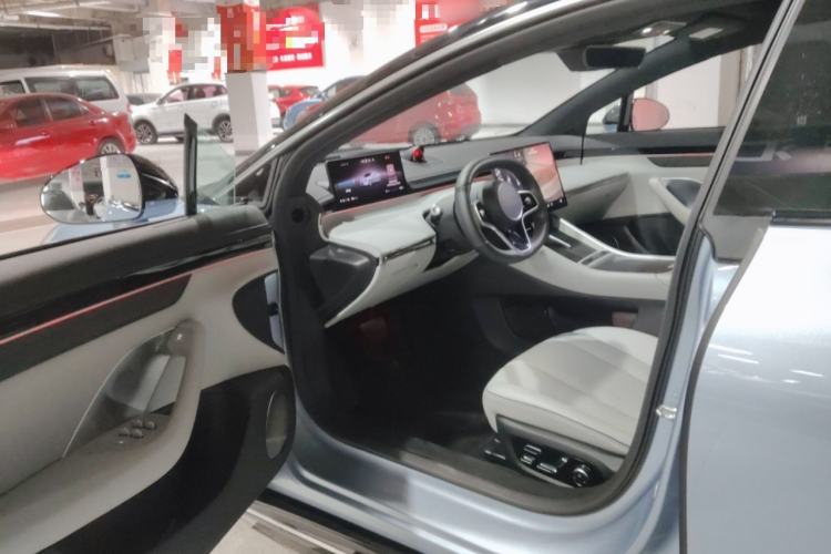 Used Hima Luxeed S7 2024 Max
