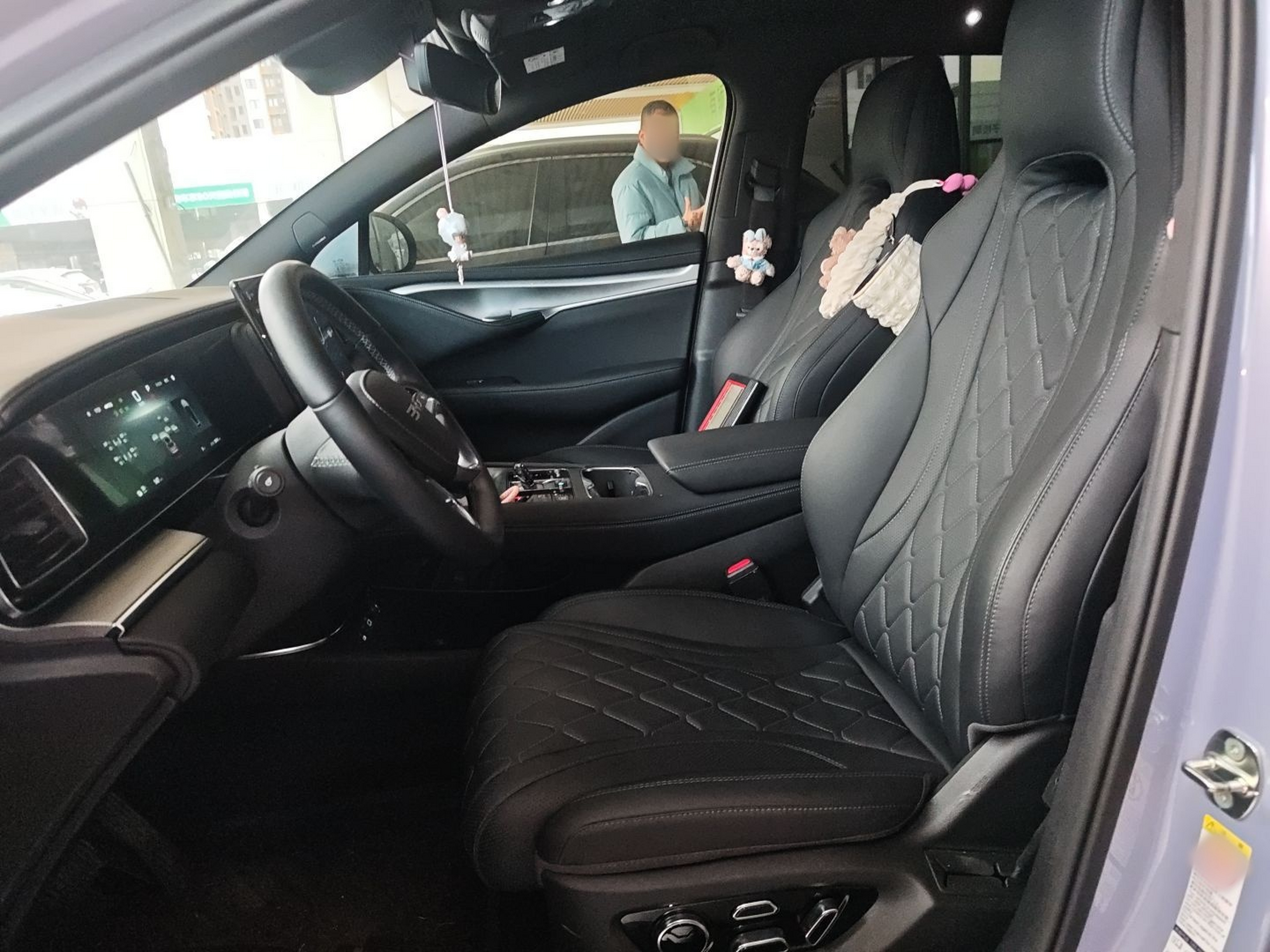 Переднее сиденье в автомобиле