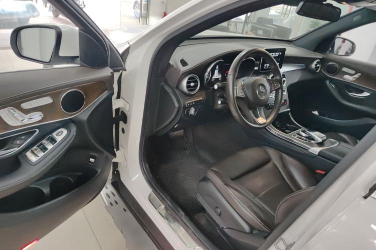 Used Mercedes-Benz GLC 2018 Refreshed GLC 300 4MATIC Dynamic Edition