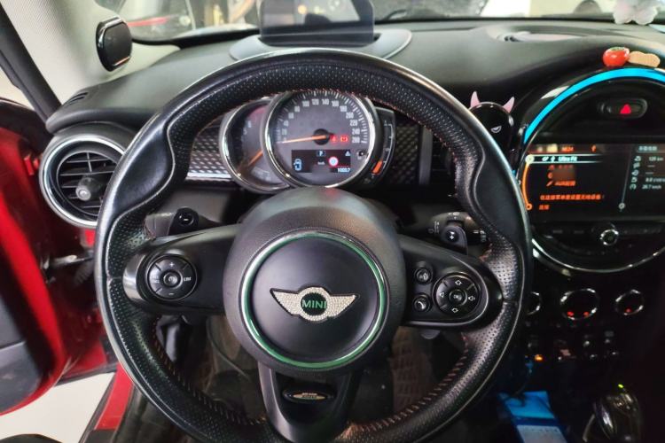 Used  MINI 2016 2.0T COOPER S Pioneer Edition
