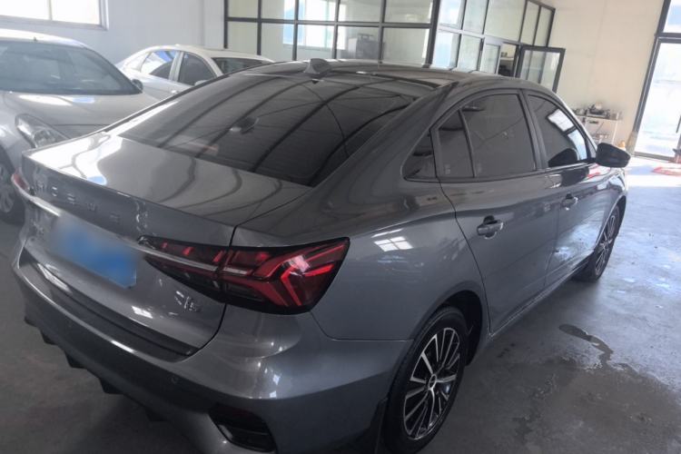 Used Roewe i5 2021 1.5L CVT Platinum Edition