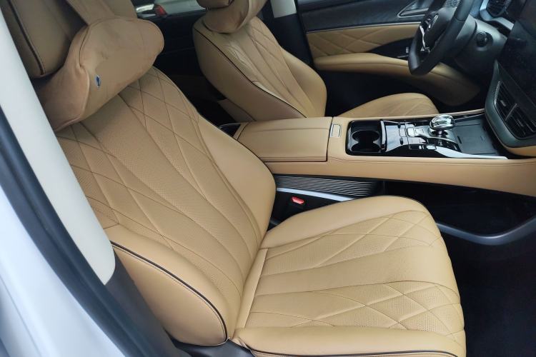 Used Denza D9 2024 DM-i 1050 Luxury Model