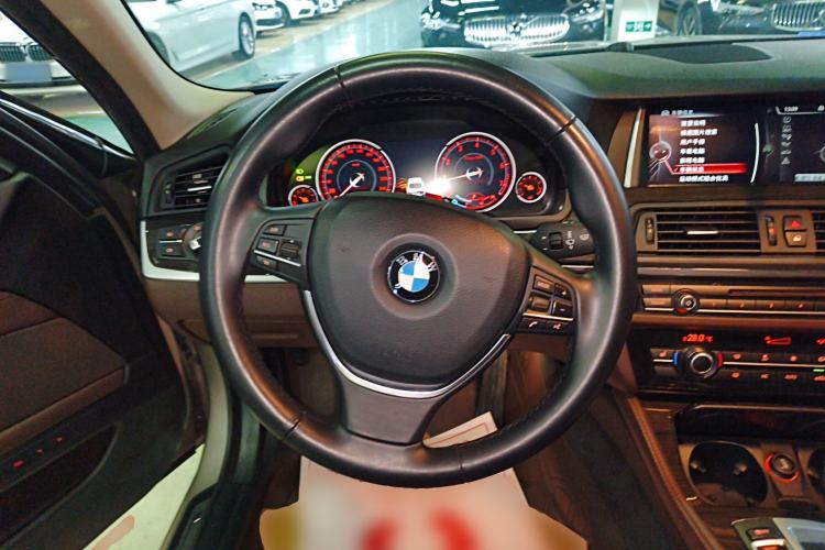 Used BMW 5 Series 2014 525Li Luxury Design Package
