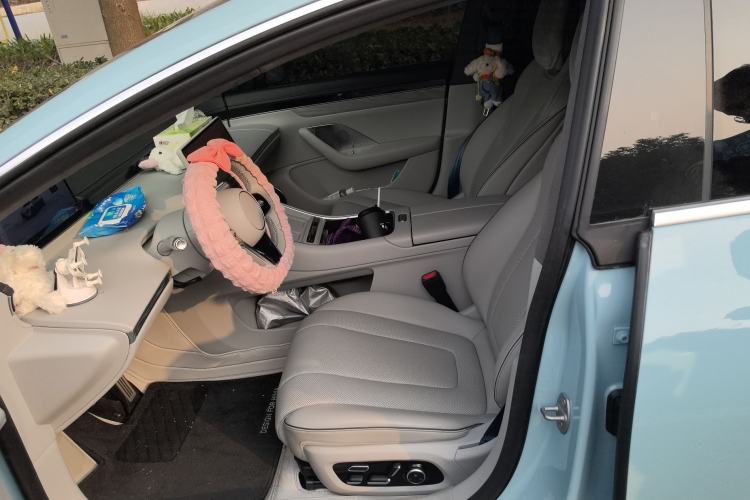 Used Hima Luxeed S7 2025 705 km Max
