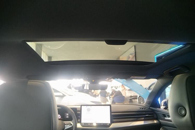 Used Volkswagen Lamando 