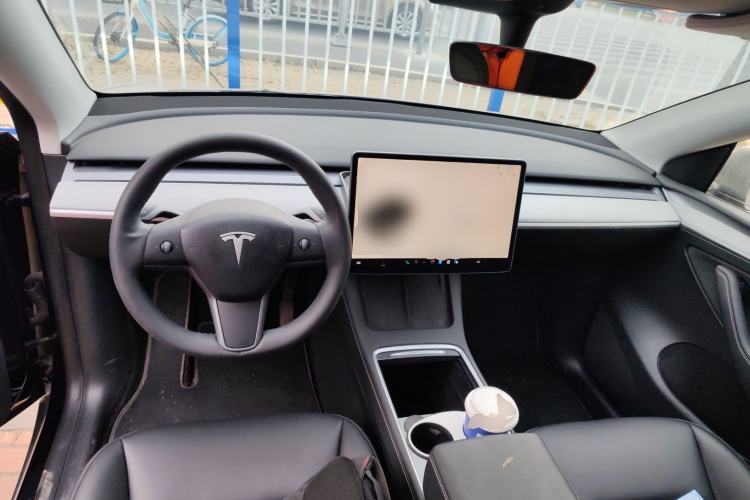 Used Tesla Model Y 2023 Long-Range All-Wheel-Drive Version
