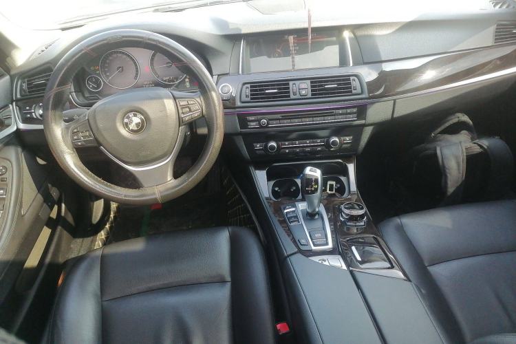 Used BMW 5 Series 2017 525Li Leading Model
