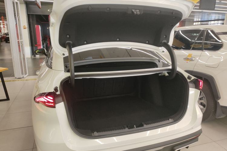 Used  L6 2025 EM-i 140km Explorer+ Edition
