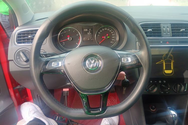 Used Volkswagen Polo 2016 1.6L Automatic Comfort Model
