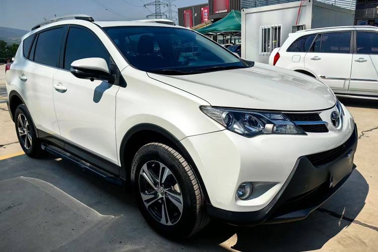 Used Toyota RAV4 2015 2.0L CVT Two-Wheel Drive Fashion Edition
