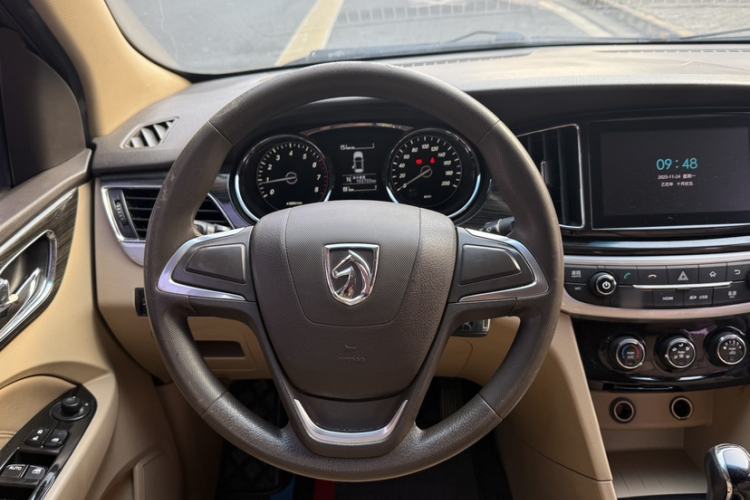 Used Baojun 730 2016 1.8L iAMT Comfort Version 7 Seats
