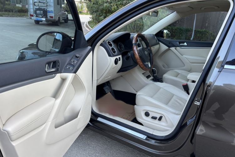 Used Volkswagen Tiguan L 2013 1.8TSI Automatic Two-Wheel Drive Luxury Model
