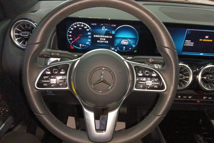Used Mercedes-Benz GLB 2022 Updated GLB 200 Fashion Edition
