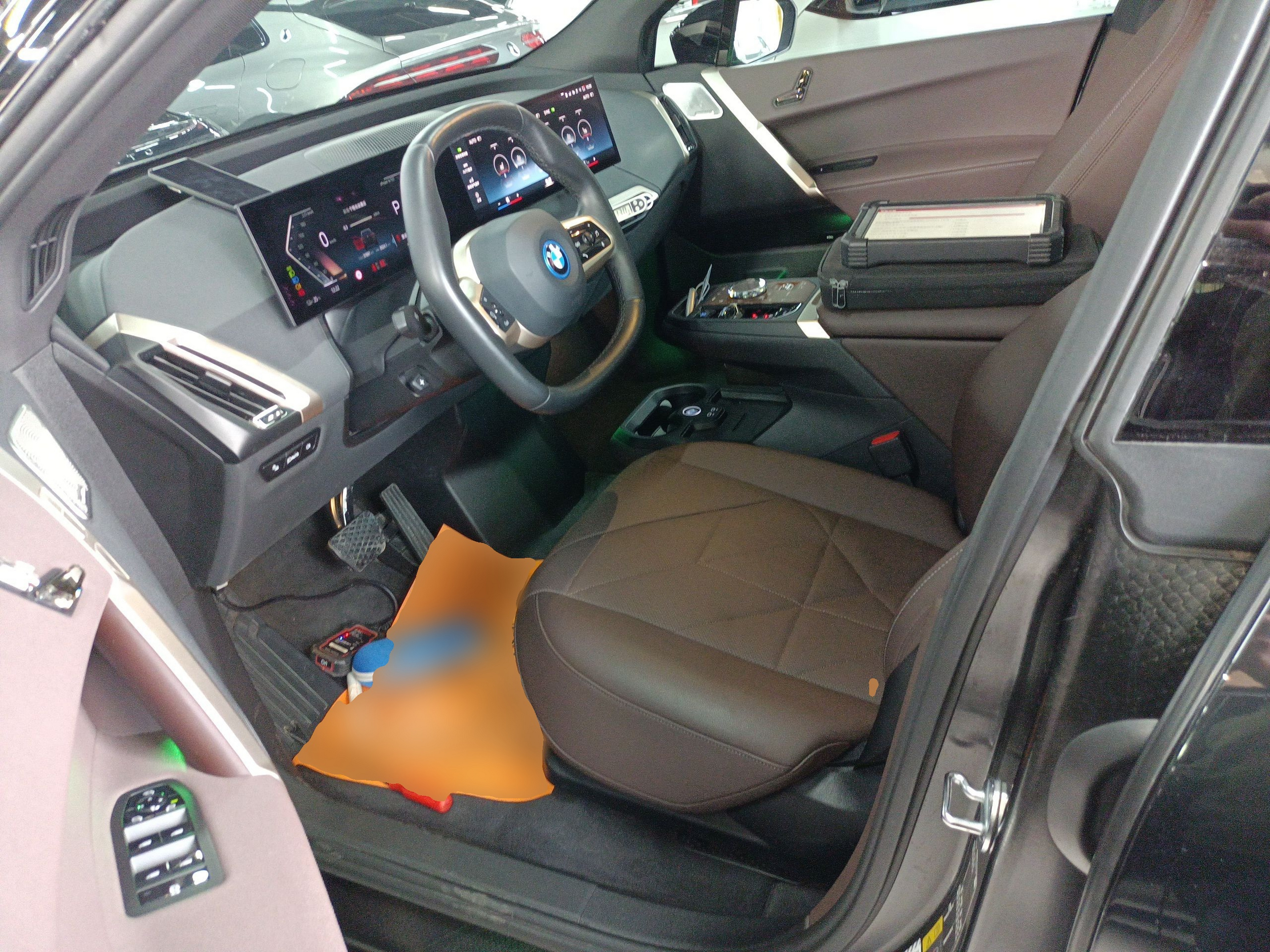 Переднее сиденье в автомобиле