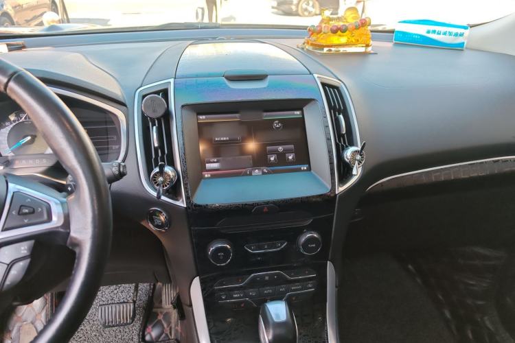 Used Ford Edge 2015 2.0T GTDi 4x4 High-Grade Model
