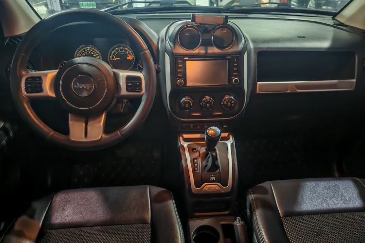 Used  Compass (Import) 2014 Revised Version 2.4L Four-Wheel Drive Comfort Edition