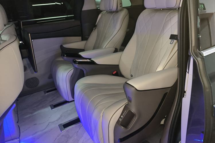 Used Denza D9 2022 DM-i 970 Four-Wheel Drive Flagship Model