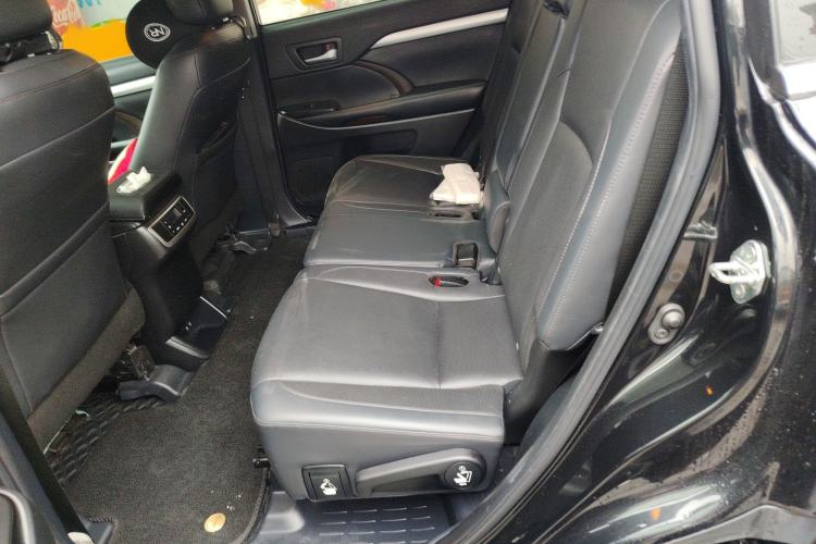 Used Toyota Highlander 2018 2.0T Four-Wheel Drive Luxury Version 7 Seats China VI Standard
