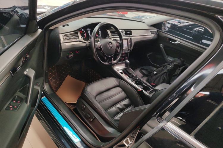 Used Volkswagen Passat 2016 330TSI DSG Luxury Edition
