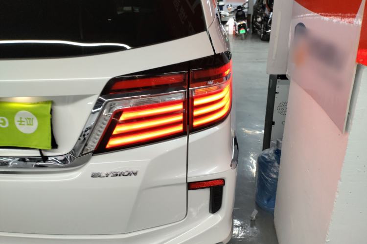 Used Honda Elysion 2016 2.4L Supreme Edition
